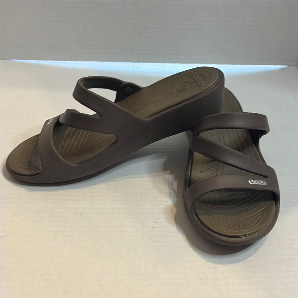 CROCS-8- Brown-  Contoured Footbed, slip on, wedge, comfort, casual, sandals.